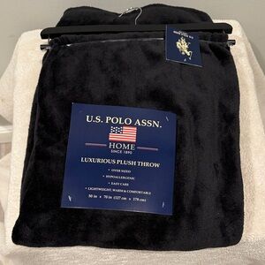 U.S. Polo Assn. Black Plush Throw Blanket